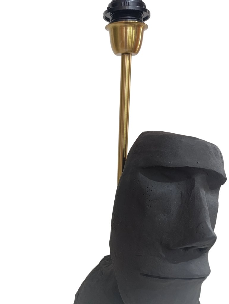 Candeeiro de Mesa de Moai – Peça de Autor Feita à Mão - Domus Concept - Light StudioCandeeiroDomus Concept Light StudioCandeeiro mesa MOAI