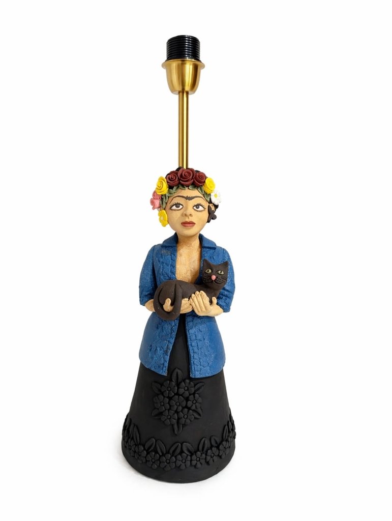 Candeeiro de Mesa Frida Kahlo II – Peça de Autor Feita à Mão - Domus Concept - Light StudioCandeeiroDomus Concept Light StudioCandeeiro de Mesa Frida Kahlo II – Peça de Autor Feita à Mão
