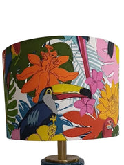 Colorful Jungle - Domus Concept - Light StudioAbajurDomus ConceptPeça de iluminação disruptiva e fora da caixa da Domus Concept Light Studio, um abajur de design excecional e extravagante, fabricado à mão em Portugal para projetos de decoração de luxo únicos.Abajur de MesaTambor