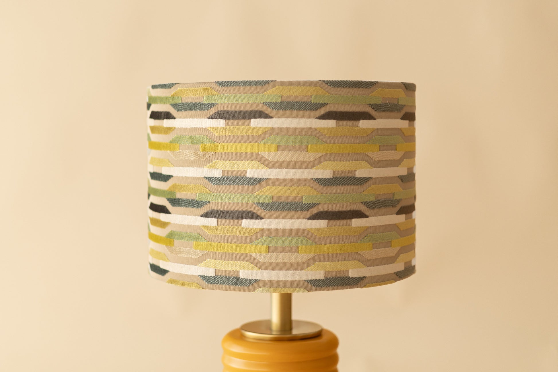 Elos Verde - Domus Concept - Light StudioAbajurDomus ConceptAbajur de design artesanal Domus Concept Light Studio, personalizado e fabricado à mão em Portugal com materiais premium e acabamentos de luxoTamborAbajur de Mesa