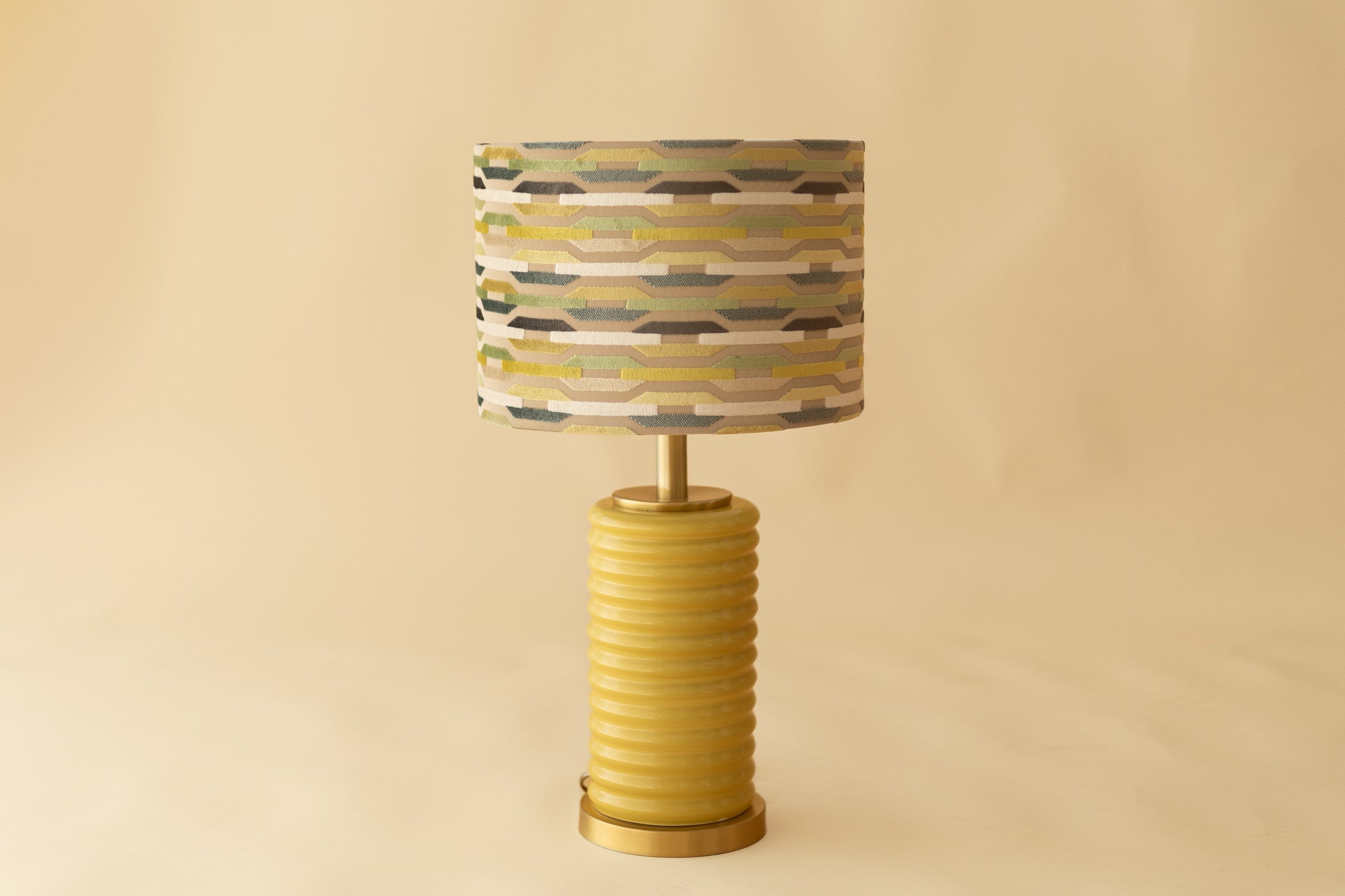 Elos Verde - Domus Concept - Light StudioAbajurDomus ConceptAbajur de design artesanal Domus Concept Light Studio, personalizado e fabricado à mão em Portugal com materiais premium e acabamentos de luxoTamborAbajur de Mesa