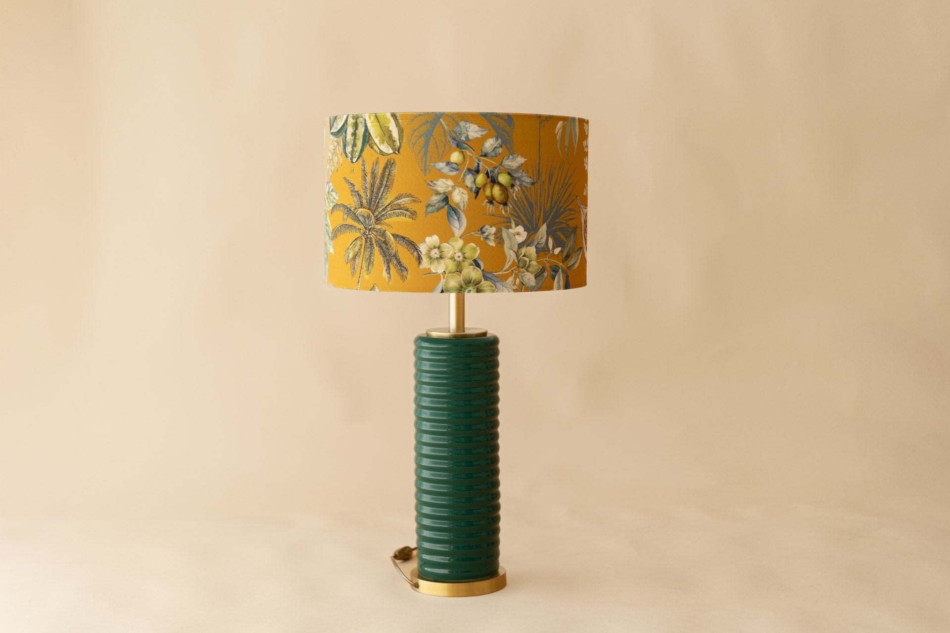 Golden Tropic - Domus Concept - Light StudioAbajurDomus ConceptAbajur de design artesanal Domus Concept Light Studio, personalizado e fabricado à mão em Portugal com materiais premium e acabamentos de luxoTamborAbajur de Mesa