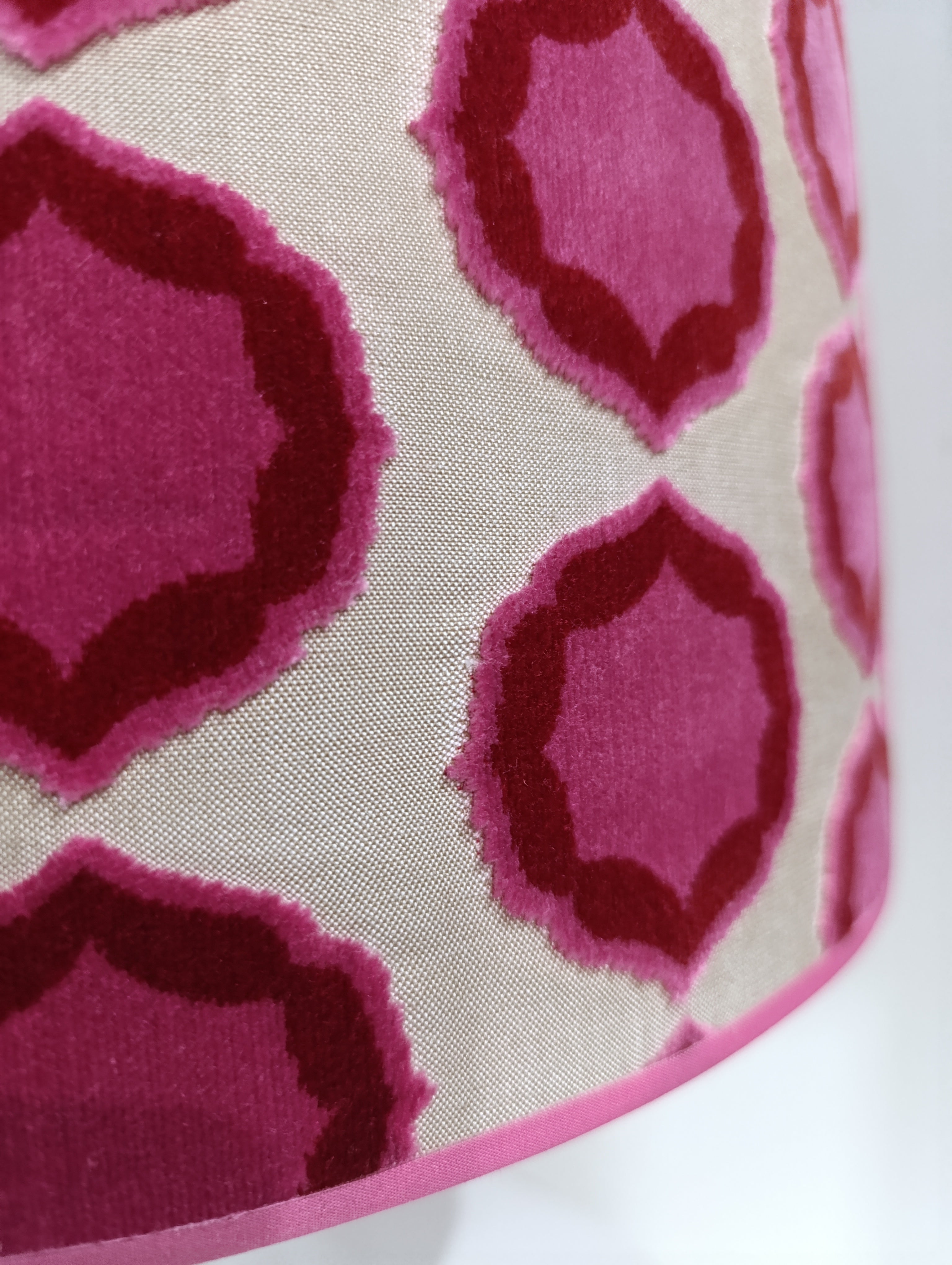 Happy Spots | Manuel Canovas - Domus Concept - Light StudioAbajurDomus ConceptHappy Spots | Manuel CanovasTamborAbajur de Mesa