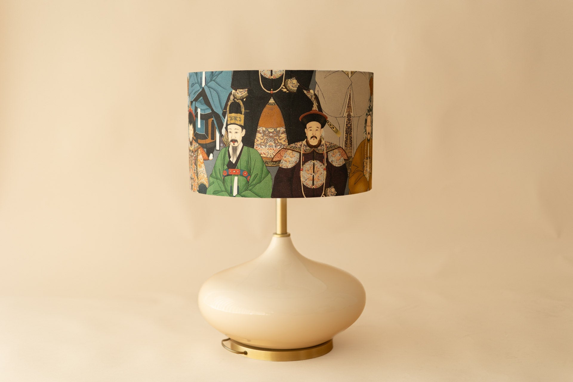 Imperadores do Oriente - Domus Concept - Light StudioAbajurDomus ConceptAbajur de design artesanal Domus Concept Light Studio, personalizado e fabricado à mão em Portugal com materiais premium e acabamentos de luxoTamborAbajur de Mesa