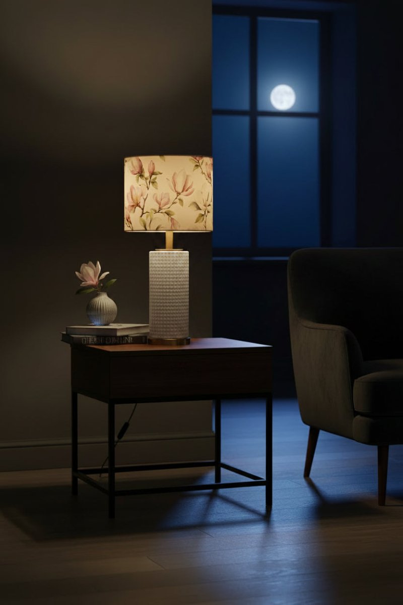 Abajur Magnolia Bloom - Domus Concept - Light StudioAbajurDomus ConceptMagnolia BloomTamborAbajur de Mesa