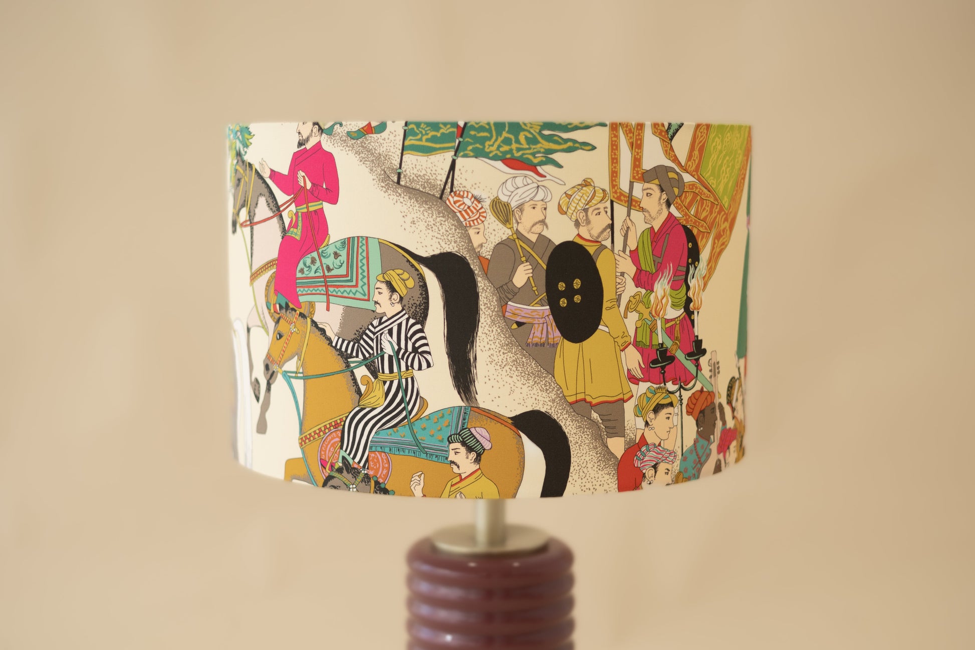 Maharaja | Manuel Canovas - Domus Concept - Light StudioAbajurDomus ConceptAbajur de design artesanal Domus Concept Light Studio, personalizado e fabricado à mão em Portugal com materiais premium e acabamentos de luxoTamborAbajur de Mesa