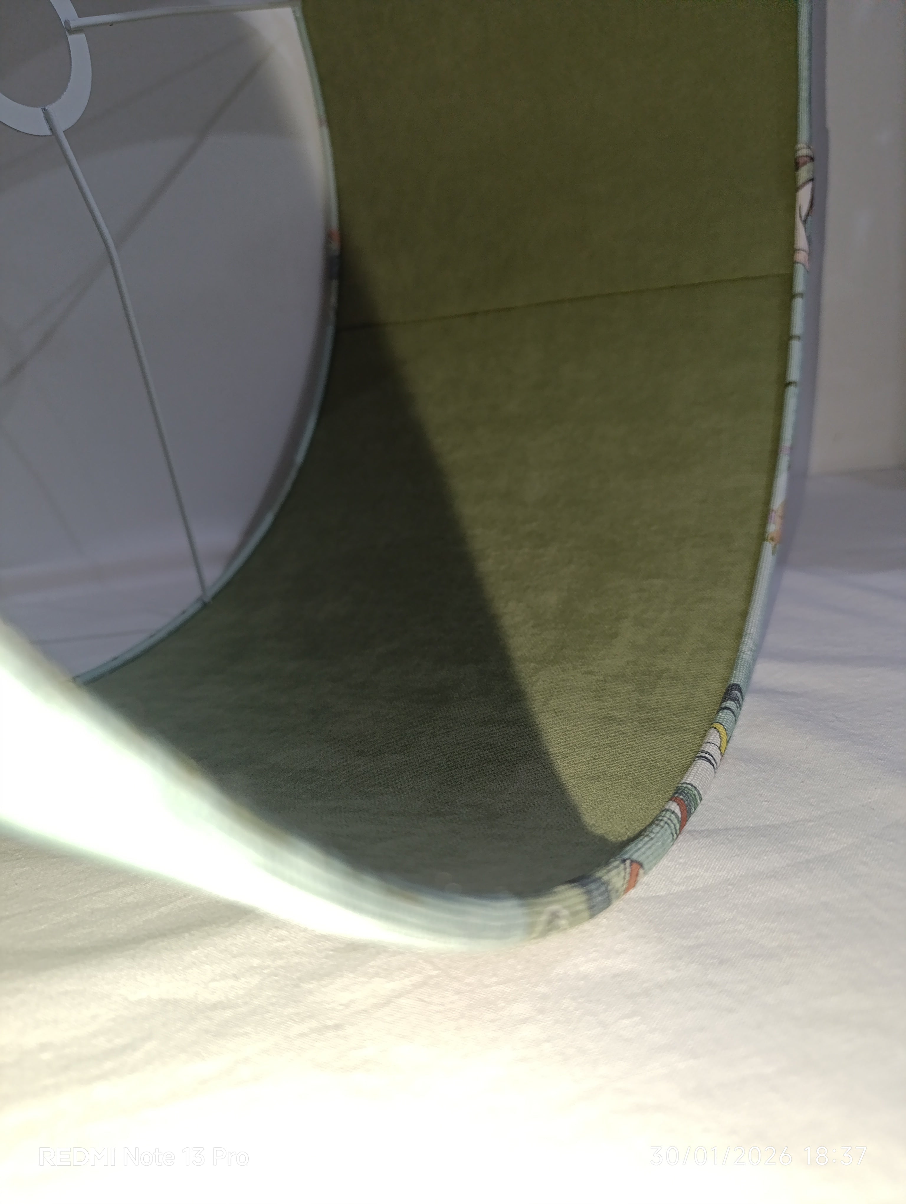 Ukiyo - Domus Concept - Light StudioAbajurDomus ConceptPeça de iluminação disruptiva e fora da caixa da Domus Concept Light Studio, um abajur de design excecional e extravagante, fabricado à mão em Portugal para projetos de decoração de luxo únicos.TamborAbajur de Mesa